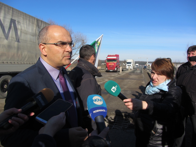 ЗАПОЧВА АВАРИЕН РЕМОНТ НА МОСТА ДО КРАВОДЕР, КОЙТО Е ЧАСТ ОТ МЕЖДУНАРОДНИЯ ПЪТ Е-79 МЕЖДУ ВРАЦА И МОНТАНА