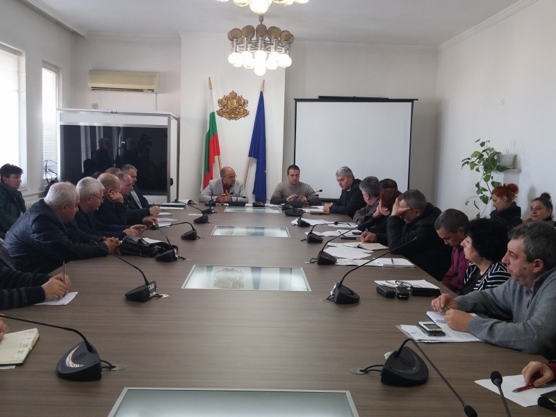 ОБЛАСТНИЯТ УПРАВИТЕЛ МОМЧИЛ МЛАДЕНОВ  ПРОВЕДЕ ДНЕС ЗАСЕДАНИЕ НА ОБЛАСТНИЯ СЪВЕТ ЗА НАМАЛЯВАНЕ НА РИСКА ОТ БЕДСТВИЯ ВЪВ ВРАЧАНСКО