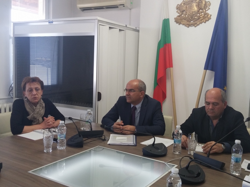 ОБЛАСТНИЯТ УПРАВИТЕЛ НА ВРАЦА МОМЧИЛ МЛАДЕНОВ ПРЕДСЕДАТЕЛСТВА РАЗШИРЕНО ЗАСЕДАНИЕ НА КОНСУЛТАТИВНИЯ СЪВЕТ ЗА ПРЕВЕНЦИЯ И ПРОТИВОДЕЙСТВИЕ НА КОРУПЦИЯТА ВЪВ ВРЪЗКА С ПРЕДСТОЯЩИТЕ ПРЕДСРОЧНИ ПАРЛАМЕНТАРНИ ИЗБОРИ