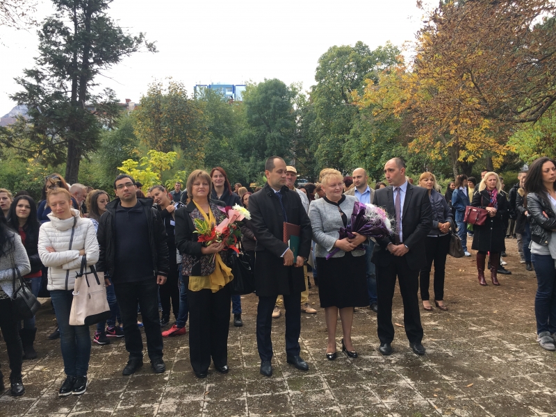 ОБЛАСТНИЯТ УПРАВИТЕЛ МАЛИНА НИКОЛОВА ПРИСЪСТВА НА ТЪРЖЕСТВОТО ПО ПОВОД ОТКРИВАНЕТО НА НОВАТА СГРАДА И АКАДЕМИЧНАТА 2017/2018 ГОДИНА НА ФИЛИАЛА НА ВЕЛИКОТЪРНОВСКИЯ УНИВЕРСИТЕТ „СВ. СВ. КИРИЛ И МЕТОДИЙ“ ВЪВ ВРАЦА