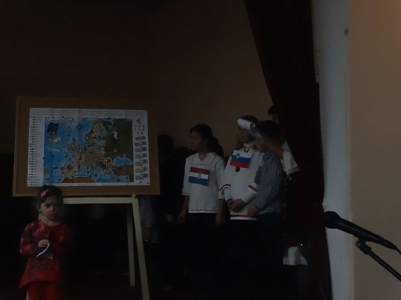 С КОНЦЕРТ НА САМОДЕЙЦИТЕ И КУЛТУРНО – ОПОЗНАВАТЕЛНА ИГРА „АЗ ВЕЧЕ ПОЗНАВАМ ЕВРОПЕЙСКИЯ СЪЮЗ“, НАРОДНО ЧИТАЛИЩЕ „ОГНИЩЕ – 1930“ - С. ЧЕЛОПЕК СЕ ВКЛЮЧИ В ИНФОРМАЦИОННАТА КАМПАНИЯ, СВЪРЗАНА С ДЕСЕТАТА ГОДИШНИНА ОТ ЧЛЕНСТВОТО НА 