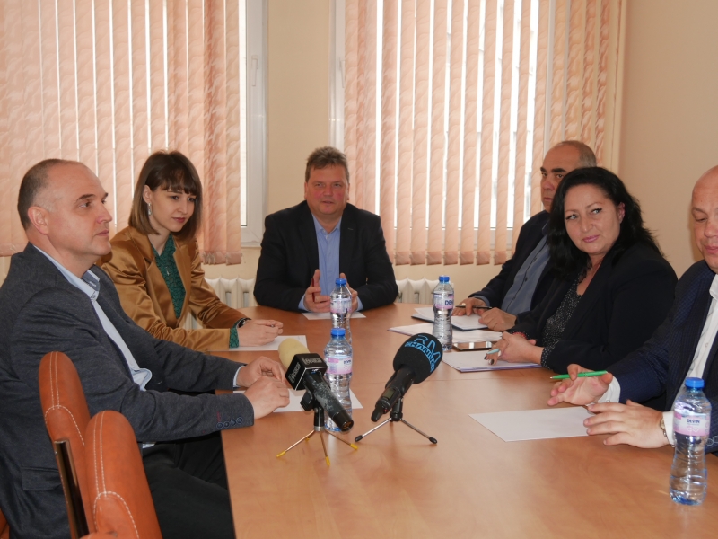  НАРОДНИ ПРЕДСТАВИТЕЛИ ОТ VI МИР - ВРАЦА ПРОВЕДОХА ОБЩА ПРИЕМНА  В ОБЛАСТНАТА АДМИНИСТРАЦИЯ