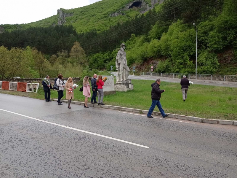ПАМЕТТА НА ЗАГИНАЛИТЕ ПРИ ТРУДОВИ ЗЛОПОЛУКИ БЕШЕ ПОЧЕТЕНА В СВЕТОВНИЯ ДЕН ЗА БЕЗОПАСНОСТ И ЗДРАВЕ ПРИ РАБОТА