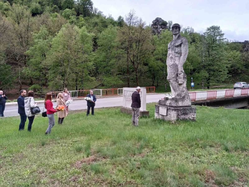 ПАМЕТТА НА ЗАГИНАЛИТЕ ПРИ ТРУДОВИ ЗЛОПОЛУКИ БЕШЕ ПОЧЕТЕНА В СВЕТОВНИЯ ДЕН ЗА БЕЗОПАСНОСТ И ЗДРАВЕ ПРИ РАБОТА