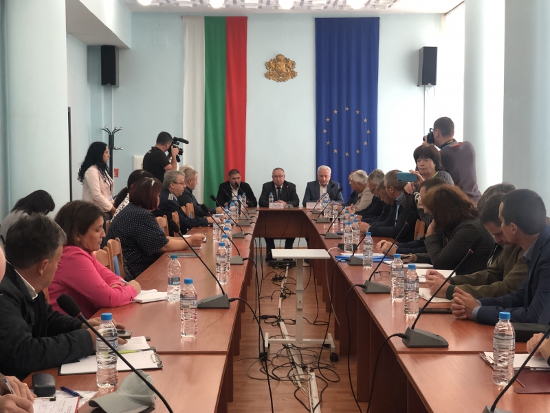 ОБЛАСТНИЯТ УПРАВИТЕЛ ГЕОРГИ МИТОВ ОБСЪДИ ГОТОВНОСТТА ЗА ИЗБОРИТЕ С КОЛЕГИТЕ СИ ОТ МОНТАНА И ВИДИН