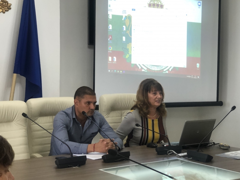 ОБЛАСТНИЯТ УПРАВИТЕЛ ГЕОРГИ МИТОВ УЧАСТВА В РАБОТНА СРЕЩА ЗА РАЗРАБОТВАНЕ НА СТРАТЕГИЯ ЗА ОБРАЗОВАНИЕТО