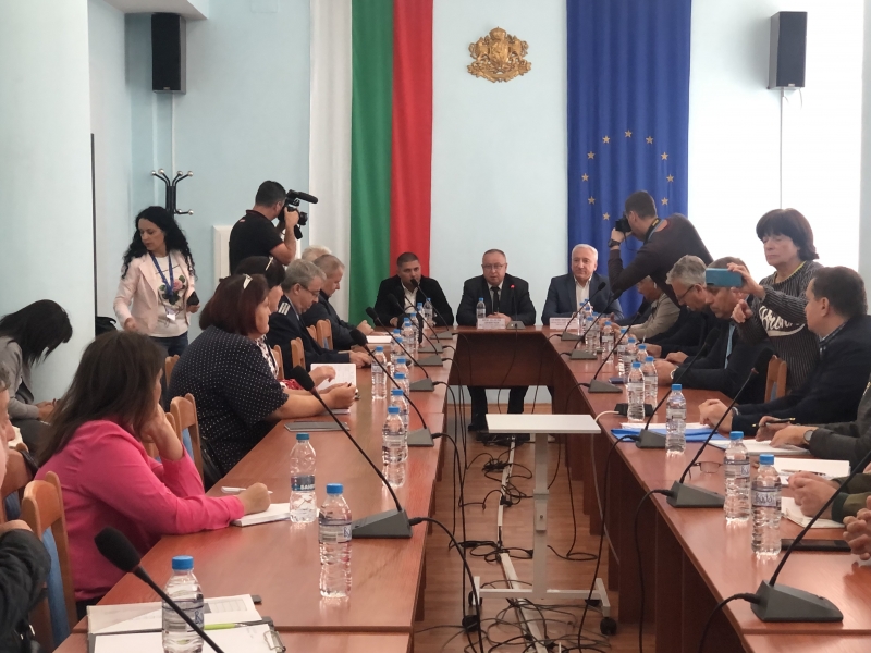 ОБЛАСТНИЯТ УПРАВИТЕЛ ГЕОРГИ МИТОВ ОБСЪДИ ГОТОВНОСТТА ЗА ИЗБОРИТЕ С КОЛЕГИТЕ СИ ОТ МОНТАНА И ВИДИН