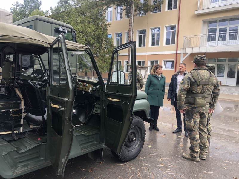 ОБЛАСТНИЯТ УПРАВИТЕЛ ГЕОРГИ МИТОВ ПОСЕТИ  ВРАЧАНСКОТО ВОЕННО ПОДЕЛЕНИЕ  В ДЕНЯ НА ОТВОРЕНИТЕ ВРАТИ 