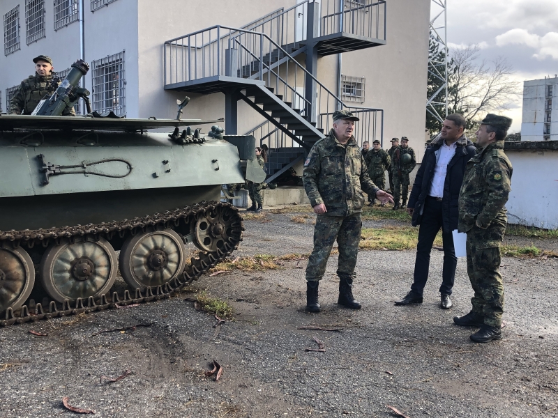 ОБЛАСТНИЯТ УПРАВИТЕЛ ГЕОРГИ МИТОВ ПОСЕТИ  ВРАЧАНСКОТО ВОЕННО ПОДЕЛЕНИЕ  В ДЕНЯ НА ОТВОРЕНИТЕ ВРАТИ 