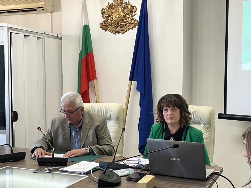 ЗАМЕСТНИК ОБЛАСТНИЯТ УПРАВИТЕЛ МИЛЧО СТЕФАНОВ  ПРЕДСЕДАТЕЛСТВА  ЗАСЕДАНИЕ НА ОБЛАСТНИЯТ СЪВЕТ ЗА РАЗВИТИЕ