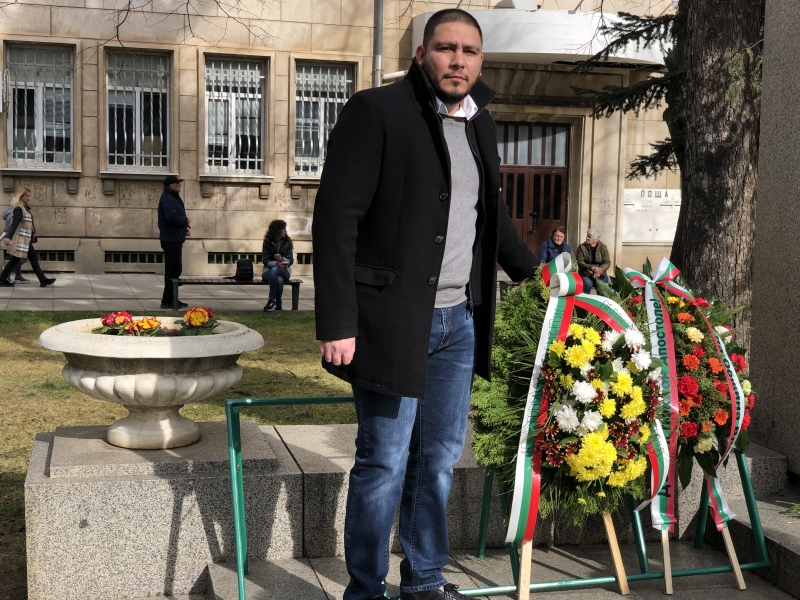  ОБЛАСТНИЯТ УПРАВИТЕЛ ГЕОРГИ МИТОВ СЕ ПОКЛОНИ ПРЕД ПАМЕТТА НА АПОСТОЛА