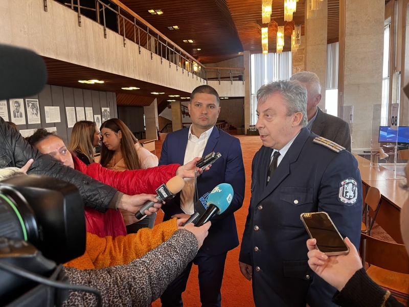 НАПЪЛНО ЗАВЪРШЕНА Е ПОДГОТОВКАТА НА СГРАДАТА НА ТЕАТЪРА ВЪВ ВРАЦА ЗА ПРЕБРОИТЕЛЕН ЦЕНТЪР СЛЕД КРАЯ НА ИЗБОРНИЯ ДЕН 