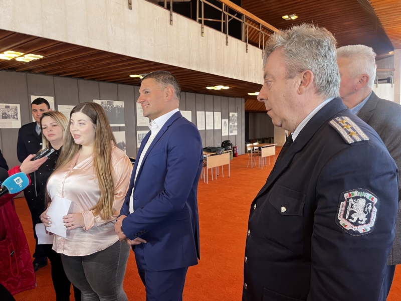 НАПЪЛНО ЗАВЪРШЕНА Е ПОДГОТОВКАТА НА СГРАДАТА НА ТЕАТЪРА ВЪВ ВРАЦА ЗА ПРЕБРОИТЕЛЕН ЦЕНТЪР СЛЕД КРАЯ НА ИЗБОРНИЯ ДЕН 