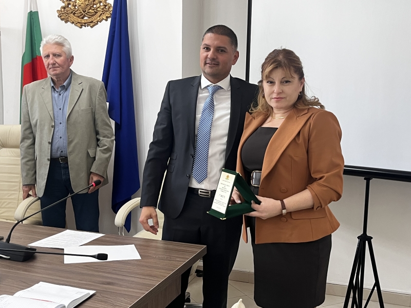 ГЕОРГИ МИТОВ ВРЪЧИ НАГРАДИТЕ „РАБОТОДАТЕЛ НА ГОДИНАТА-2022 Г.“