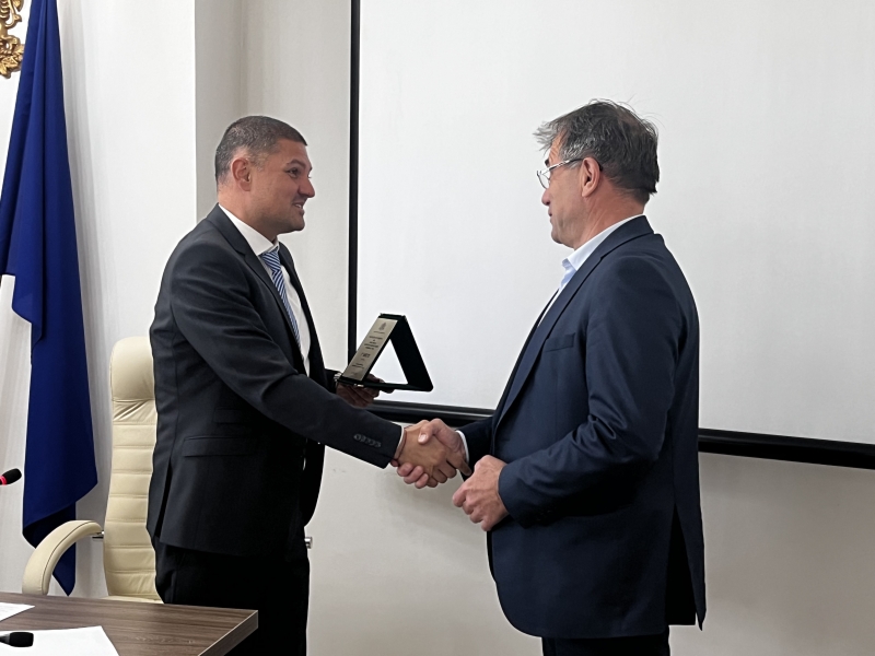 ГЕОРГИ МИТОВ ВРЪЧИ НАГРАДИТЕ „РАБОТОДАТЕЛ НА ГОДИНАТА-2022 Г.“