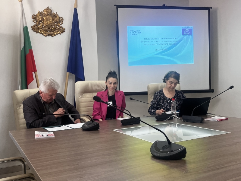 УЧЕНИЧКАТА АЛЕКСАНДРА ДУЦОВСКА ПОЕ УПРАВЛЕНИЕТО НА ОБЛАСТНА АДМИНИСТРАЦИЯ – ВРАЦА ЗА ЕДИН ДЕН