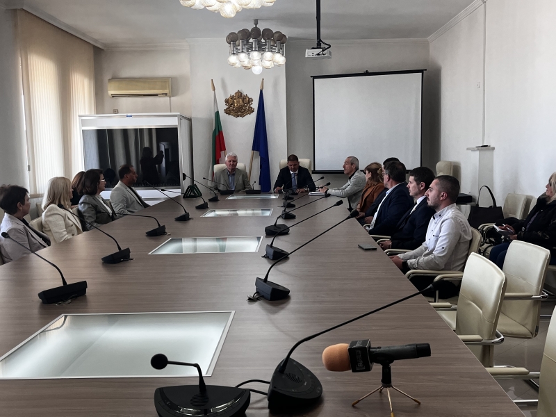ГЕОРГИ МИТОВ ВРЪЧИ НАГРАДИТЕ „РАБОТОДАТЕЛ НА ГОДИНАТА-2022 Г.“