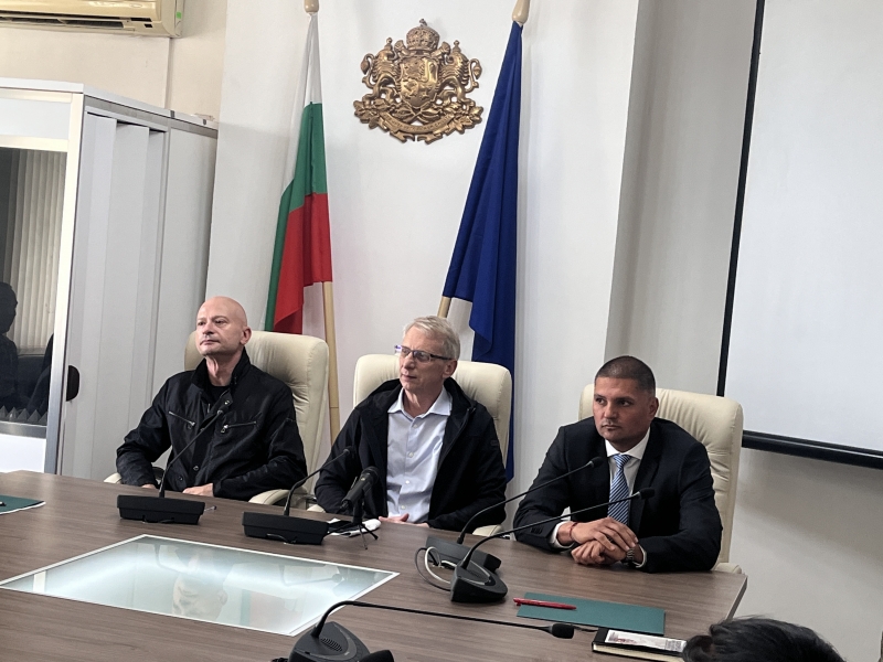 МИНИСТЪР-ПРЕДЕСАТЕЛЯТ АКАД. НИКОЛАЙ ДЕНКОВ СЕ ВКЛЮЧИ В ЗАСЕДАНИЕ НА КРИЗИСТНИЯ ЩАБ ЗА БЕДСТВИЯ В ОБЛАСТ ВРАЦА