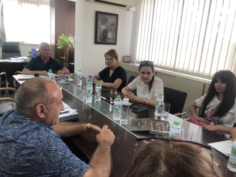 ОБЛАСТНИЯТ УПРАВИТЕЛ НАДЯ ДОНКИНСКА И ЗАМЕСТНИК-МИНИСТЪРЪТ НА ТРУДА И СОЦИАЛНАТА ПОЛИТИКА ГИНКА МАШОВА ПОСЕТИХА С.ЛИЛЯЧЕ И С. ТЪРНАВА