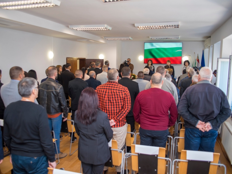 ОБЛАСТНИЯТ УПРАВИТЕЛ ПРОВЕДЕ ТЪРЖЕСТВЕНА ЦЕРЕМОНИЯ ПО ПОЛАГАНЕ НА КЛЕТВА НА НОВОИЗБРАНИТЕ КМЕТОВЕ И ОБЩИНСКИ СЪВЕТНИЦИ НА ОБЩИНА МЕЗДРА
