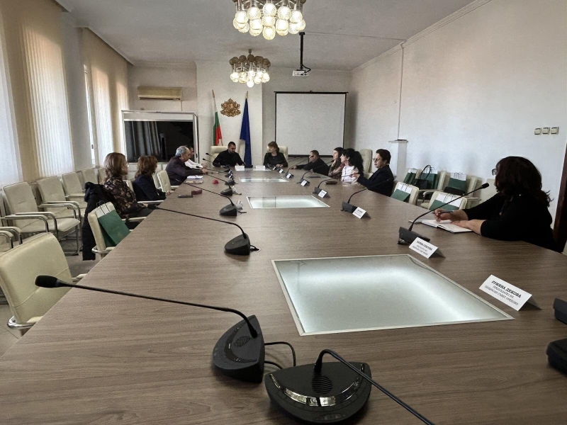ЕКИПА НА ОБЛАСТНА АДМИНИСТРАЦИЯ – ВРАЦА  ПРОВЕДЕ СРЕЩА С ПРЕДСЕДАТЕЛИТЕ НА ОБЩИНСКИ СЪВЕТИ