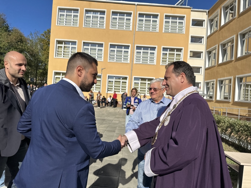 Областният управител Николай Николов беше гост на официалната церемония по дипломирането на абсолвентите на Филиал “Проф. д-р Иван Митев” към МУ - София
