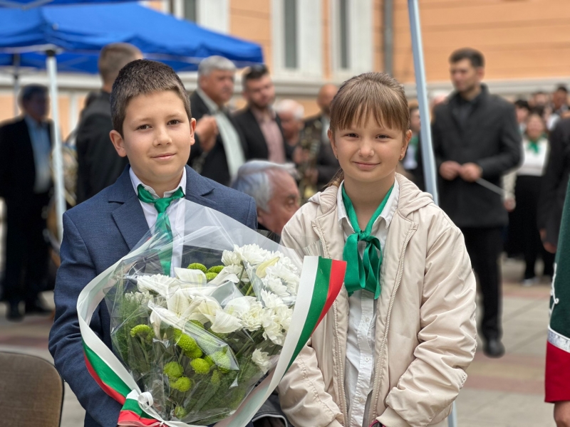 Средно училище „Христо Ботев“ – Враца отбеляза своя патронен празник 