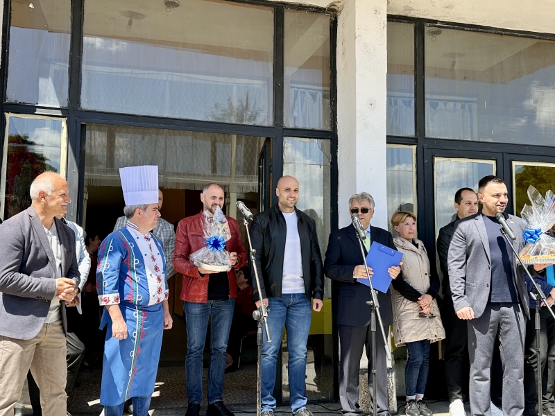 Фестивал на баницата събра десетки жители и гости в село Баница