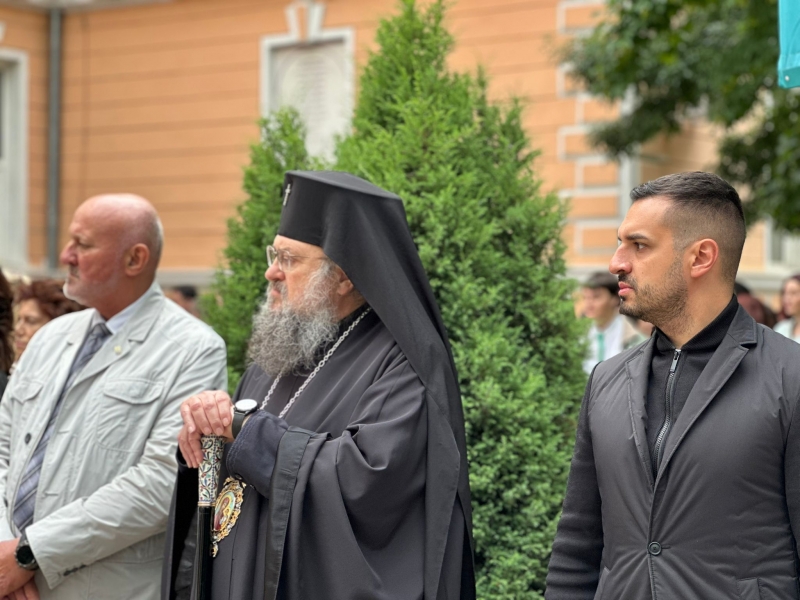 Средно училище „Христо Ботев“ – Враца отбеляза своя патронен празник 