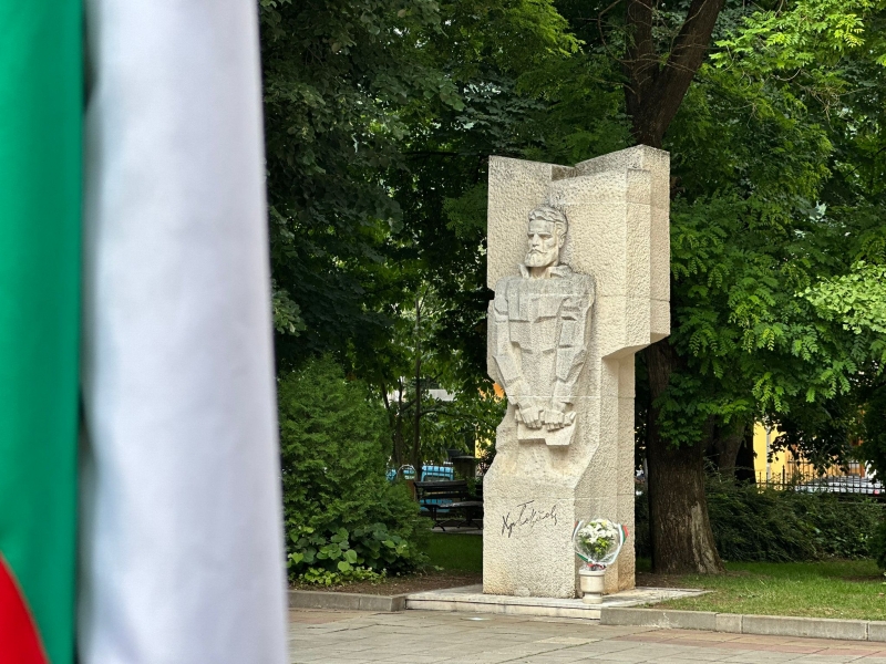 Средно училище „Христо Ботев“ – Враца отбеляза своя патронен празник 