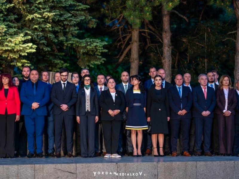 Враца се преклони пред подвига на Христо Ботев с тържествен митинг-заря