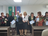 ЗАМЕСТНИК ОБЛАСТНИЯТ УПРАВИТЕЛ ИРИНА ИВАНОВА ВРЪЧИ ПРИЗА 