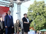 ОБЛАСТНИЯТ УПРАВИТЕЛ МАЛИНА НИКОЛОВА И ПРЕЗИДЕНТЪТ НА БЪЛГАРИЯ РОСЕН ПЛЕВНЕЛИЕВ ОТКРИХА 70-тия НАЦИОНАЛЕН ТУРИСТИЧЕСКИ ПОХОД 