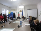 ОБЛАСТНИЯТ УПРАВИТЕЛ МАЛИНА НИКОЛОВА СЕ СРЕЩНА С ПРЕДСТАВИТЕЛИТЕ НА ОБЩЕСТВЕНИЯ СЪВЕТ И РЪКОВОДСТВОТО НА СУ „ХРИСТО БОТЕВ“ – ВРАЦА