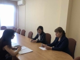 ОБЛАСТНИЯТ УПРАВИТЕЛ НАДЯ ДОНКИНСКА ПРОВЕДЕ РАБОТНА СРЕЩА С ДИРЕКТОРЪТ НА РДСП ВРАЦА МАРИЯ ТЪРНАВСКА