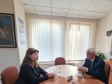 ОБЛАСТНИЯТ УПРАВИТЕЛ НАДЯ ДОНКИНСКА ПОСРЕЩНА МИНИСТЪРА НА КУЛТУРАТА НАЙДЕН ТОДОРОВ И МИНИСТЪРА НА ОТБРАНАТА АТАНАС ЗАПРЯНОВ